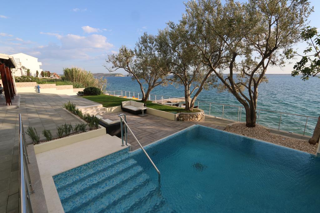 Hotel Vila 4M Ražanac 外观 照片