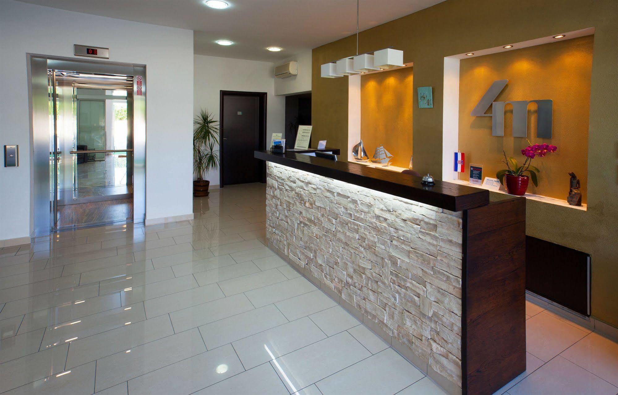 Hotel Vila 4M Ražanac 外观 照片