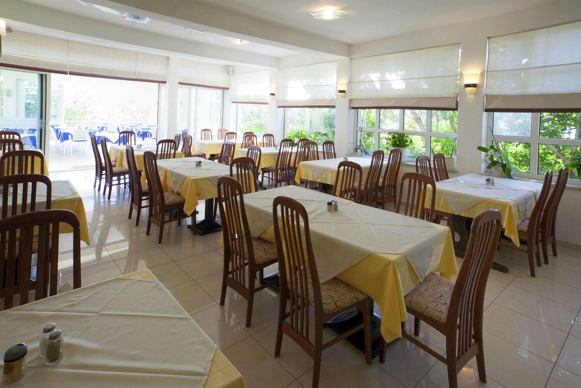Hotel Vila 4M Ražanac 外观 照片