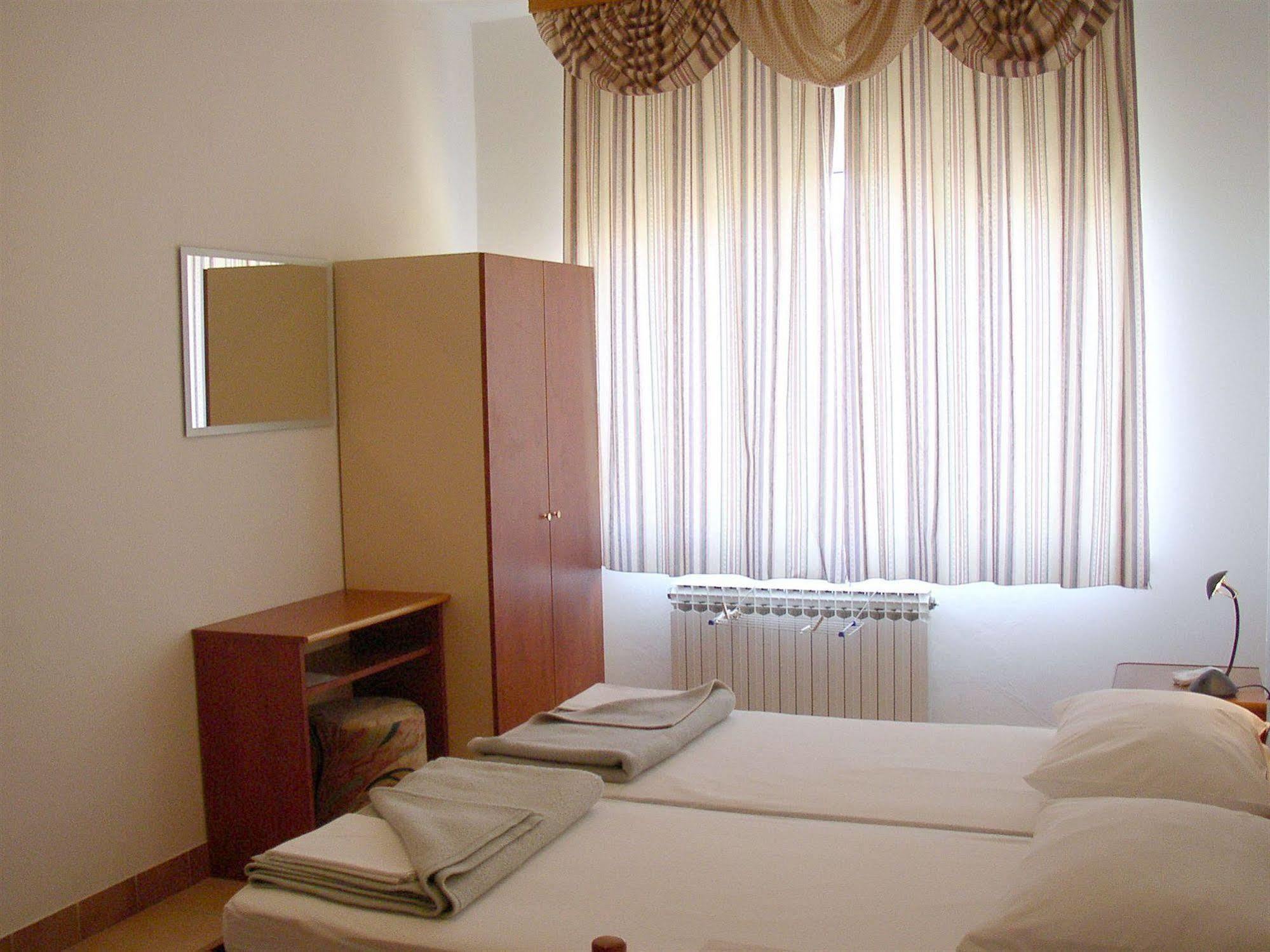 Hotel Vila 4M Ražanac 外观 照片