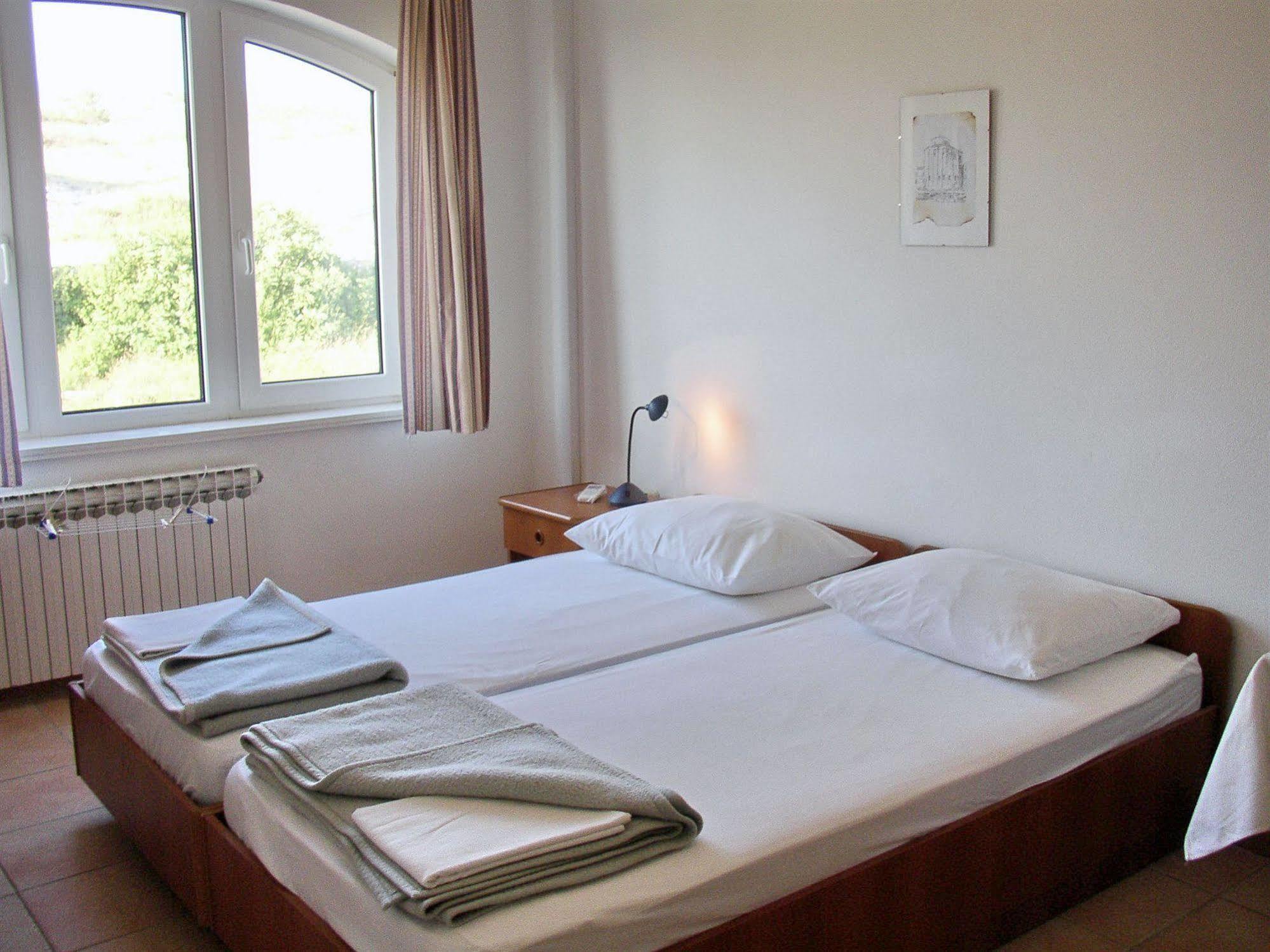 Hotel Vila 4M Ražanac 外观 照片
