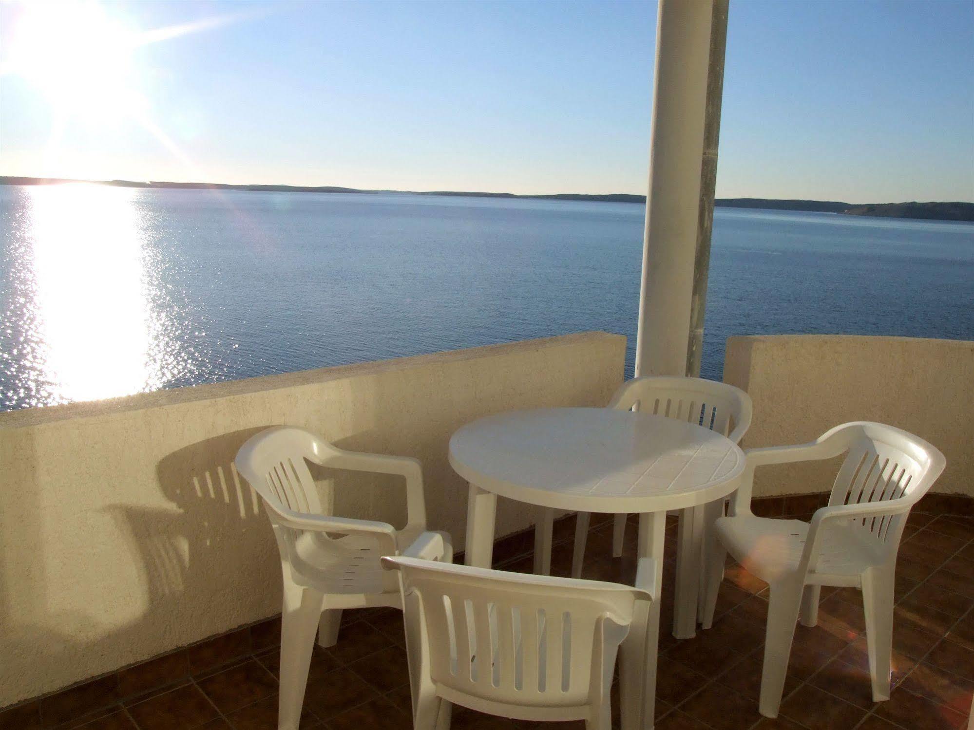 Hotel Vila 4M Ražanac 外观 照片